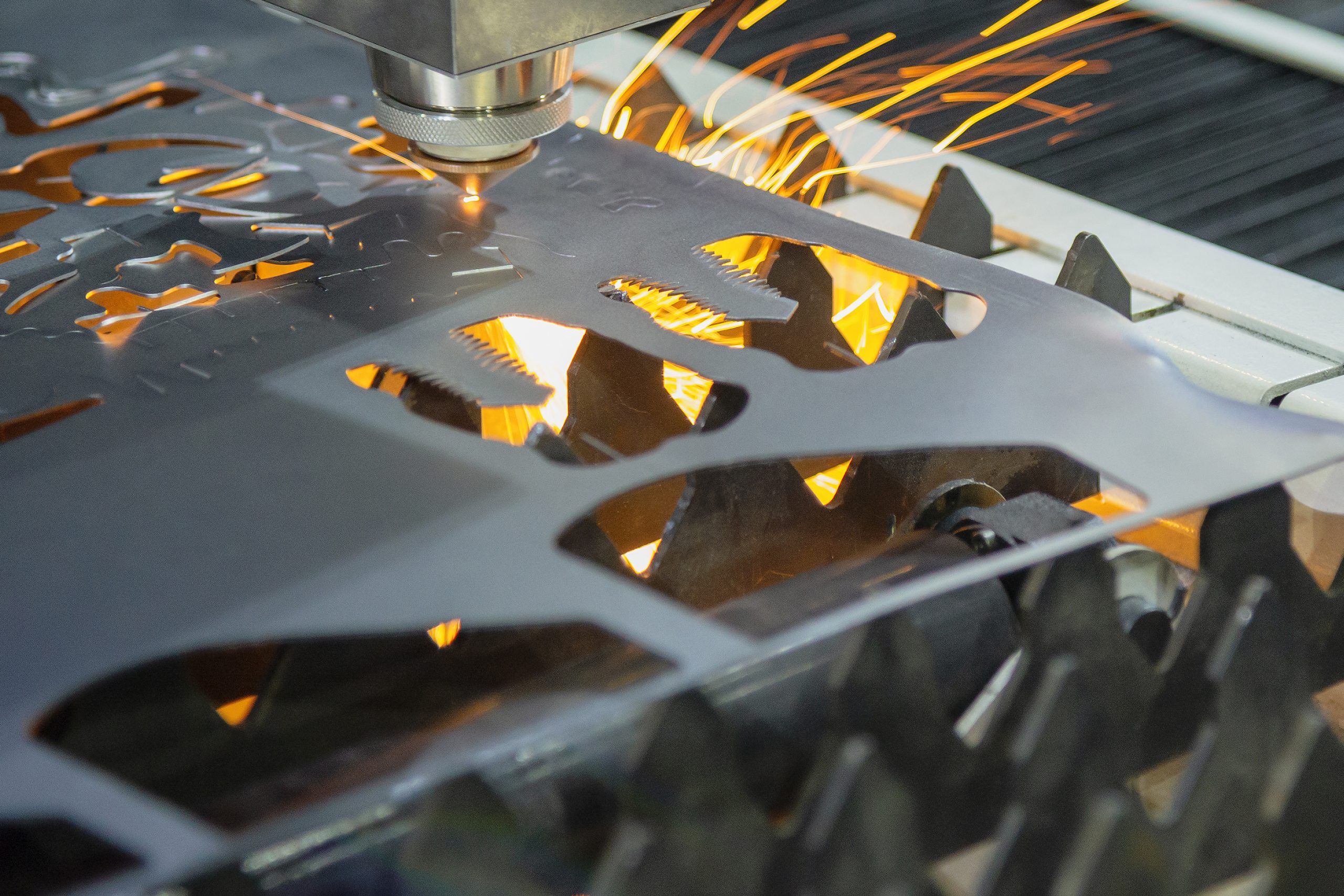 روش‌ها و نرم افزارهای برش ورق‌های فلزی